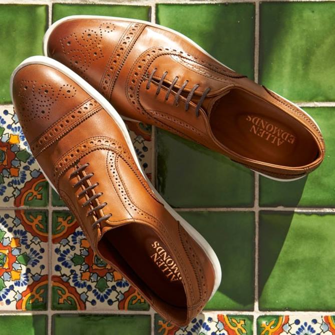 Allen Edmonds homens sapatilha tipo oxford 68T8D33 noz marrom